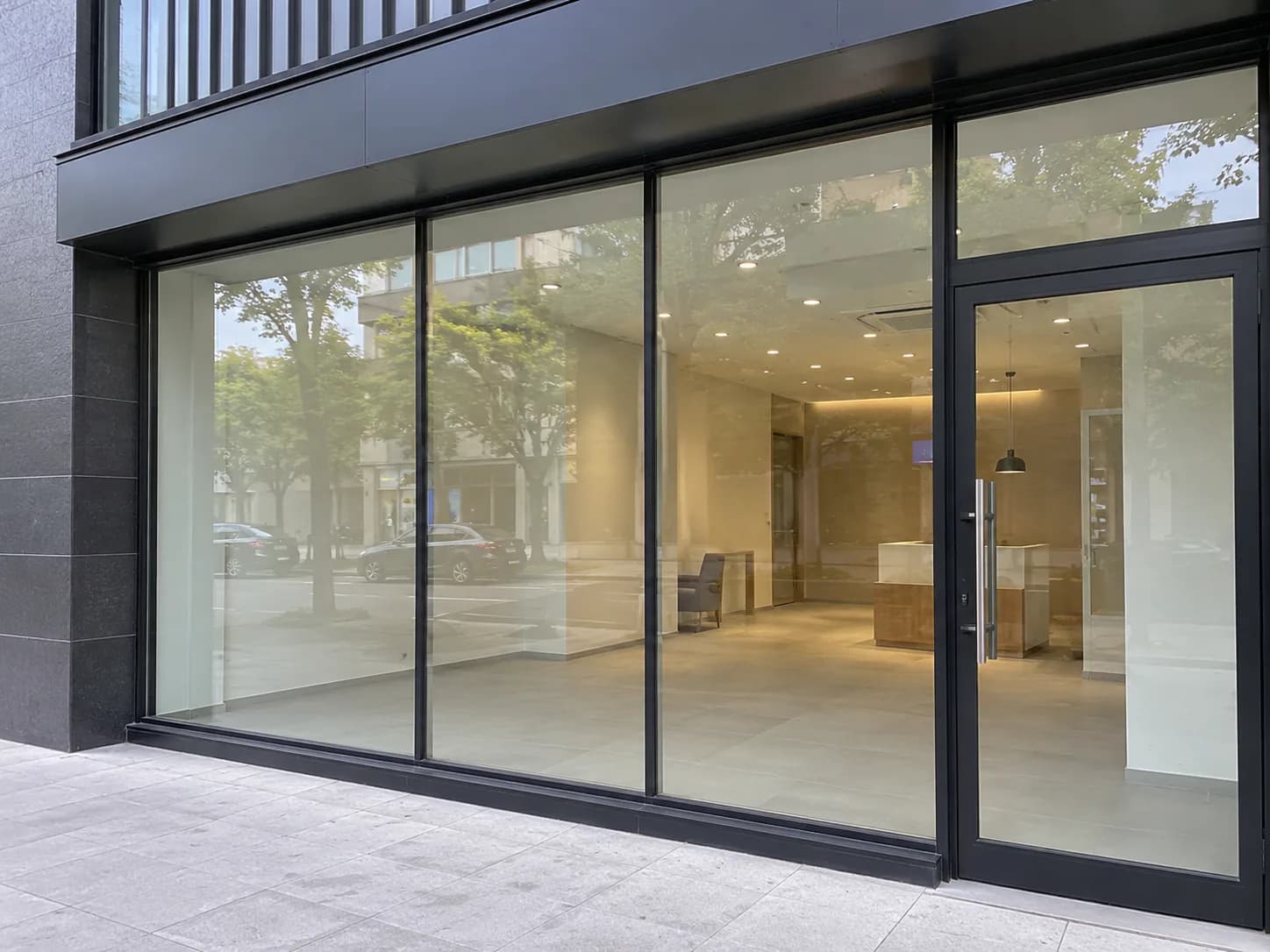 Vitrine & vitrophanie, avant