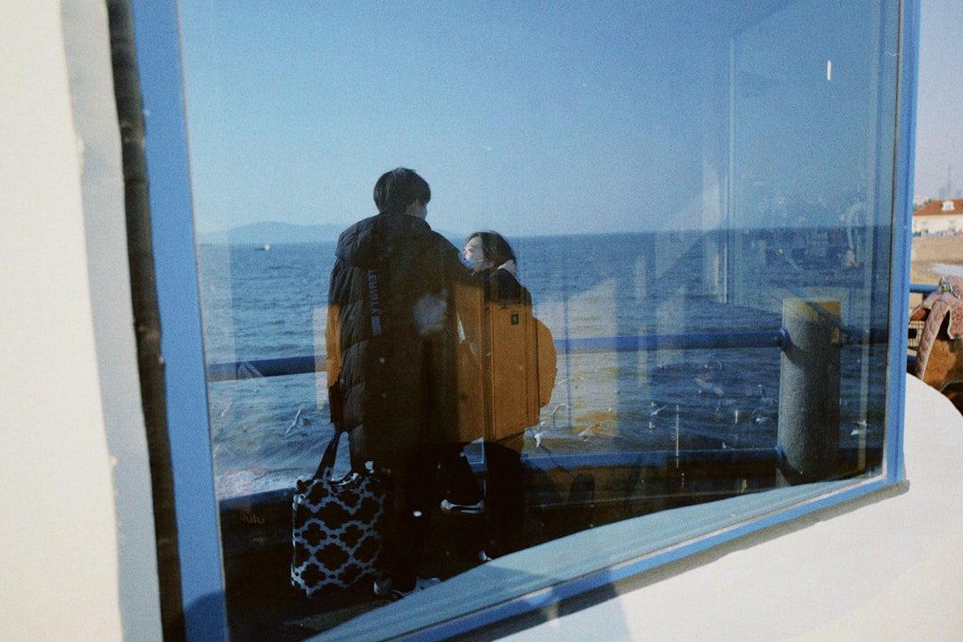 Caravanes de gens du voyage sur un terrain